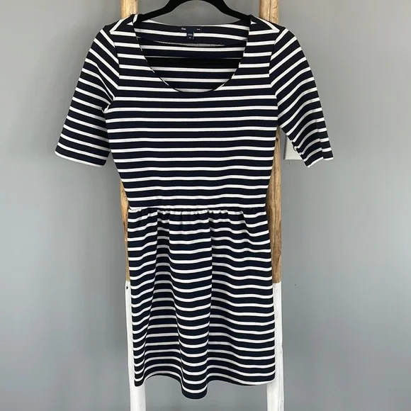 gap striped t shirt dress GAP Women's Relaxed Pocket T-Shirt Dress, Navy White Stripe, Small Petite at Amazon Women's Clothing store
